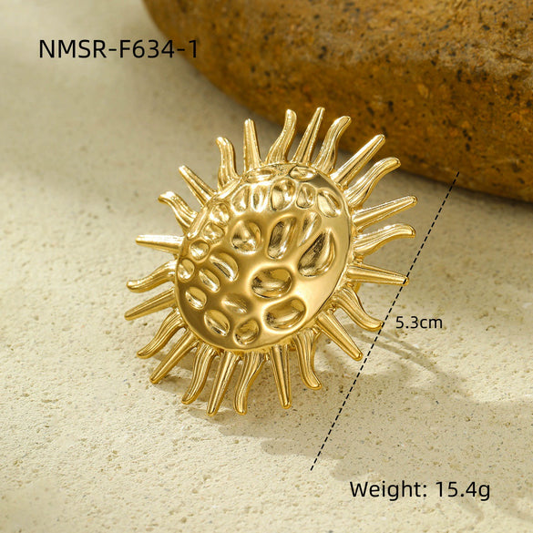 Stainless Steel Geometric Sun Pendant Clavicle Chain Necklace Plated With 18K Gold Fashion Jewelry