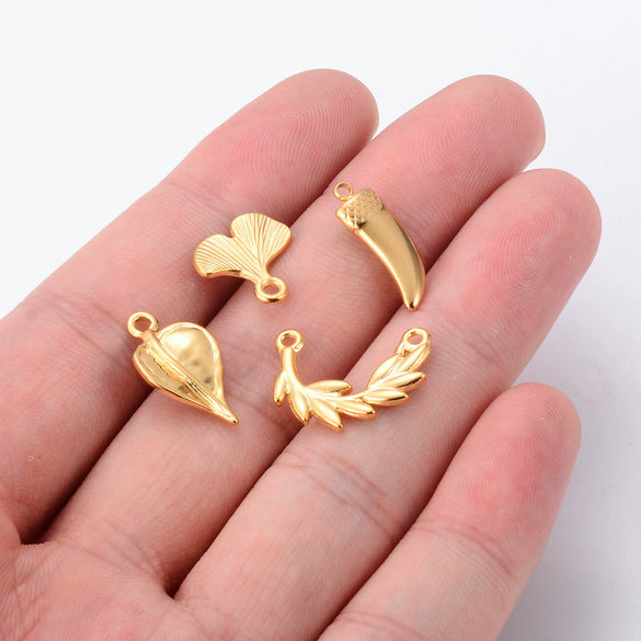 Stainless Steel Ginkgo Leaf And Pepper Leaves Flower Pendant Jewelry With Electroplating Treatment