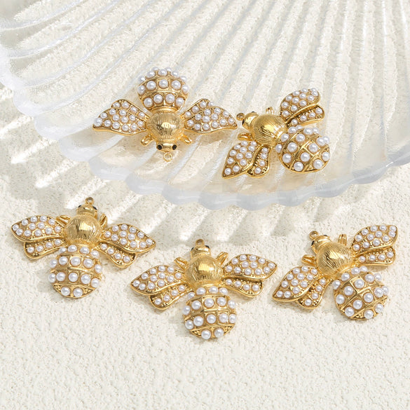 Stainless Steel Gold Bee Pendant Necklace Highend Electroplated Jewelry Accessories