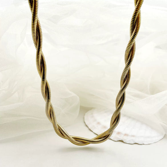 Stainless Steel Gold Plated Fashion Clavicle Chain Unisex Necklace With Electroplating