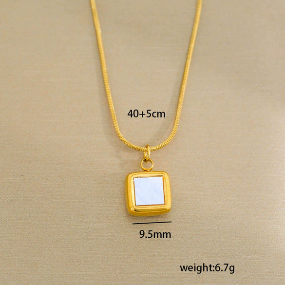 Stainless Steel Gold Plated Pearl Casting Heart Pendant Necklace With Titanium Steel Shell Clavicle Chain Electroplated Geometric Pattern For Women