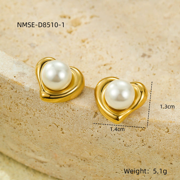 Stainless Steel Goldplated Heart Inlaid Pearl Earrings Retro Light Luxury Style