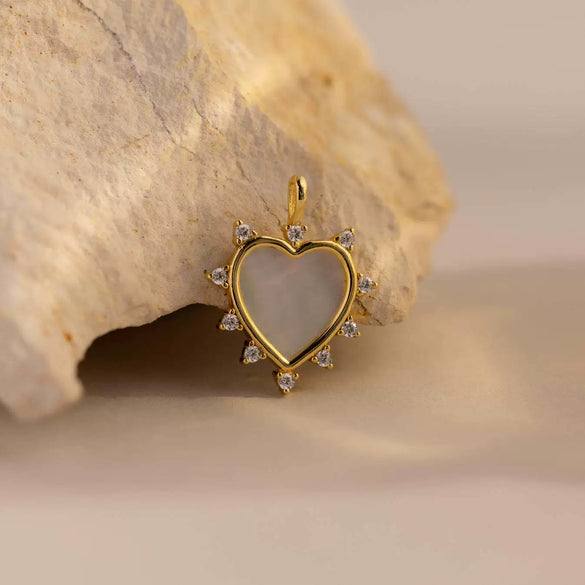 Stainless Steel Heart And Animal Pendant Necklace With Vacuum Electroplated 18K Gold Color Retention