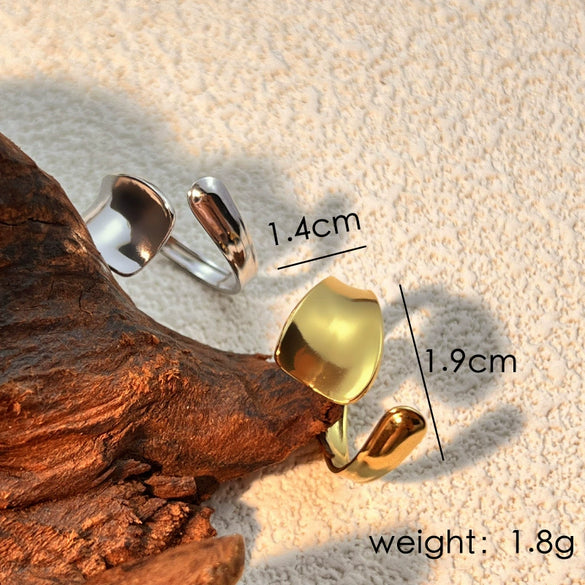 Stainless Steel Heart Shape Retro Ring With Electroplating Design