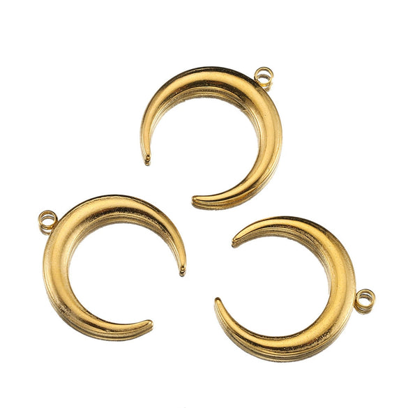 Stainless Steel Heart Shaped Vintage Jewelry Accessories Pendant With Electroplating