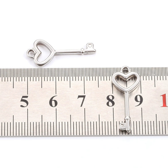 Stainless Steel Hollow Heart Key Pendant Jewelry Accessories Electroplated
