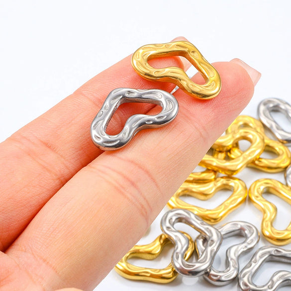 Stainless Steel Hollow Heart Pendant Jewelry Accessories With Vacuum Electroplating