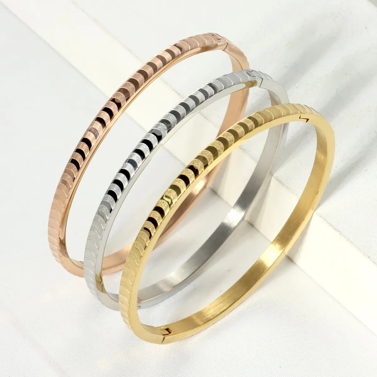 Stainless Steel Ig Style Elegant Simple Style Geometric Letter Electrocardiogram Plating Carving Bangle