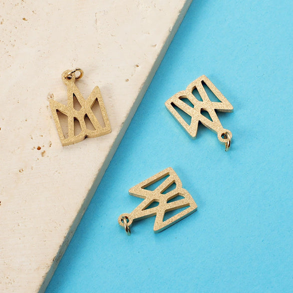 Stainless Steel Jewelry Accessories With Star Logo Pattern And Electroplated Mayday Concert Pendant