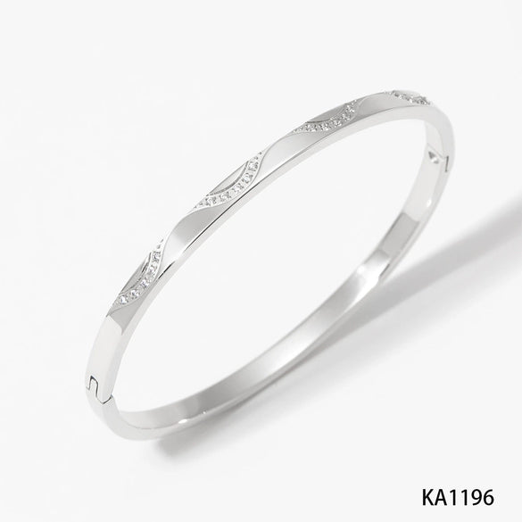 Stainless Steel Light Luxury Simple Fashion Ol Women's Bracelet With Electroplating And Geometric Design
