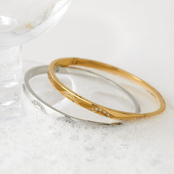 Stainless Steel Light Luxury Simple Fashion Ol Women's Bracelet With Electroplating And Geometric Design