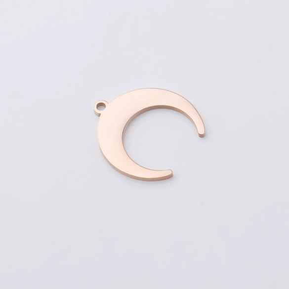 Stainless Steel Moon Crescent Horn Pendant Jewelry Accessories With Mirror Finish Polishing