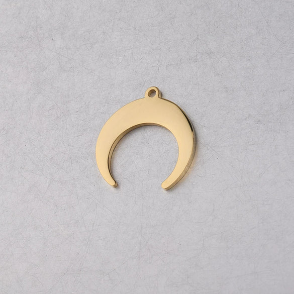 Stainless Steel Moon Crescent Horn Pendant Jewelry Accessories With Mirror Finish Polishing