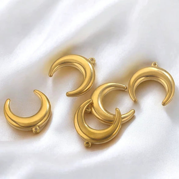 Stainless Steel Moon Pendant Jewelry Accessories With 18K Gold Plating