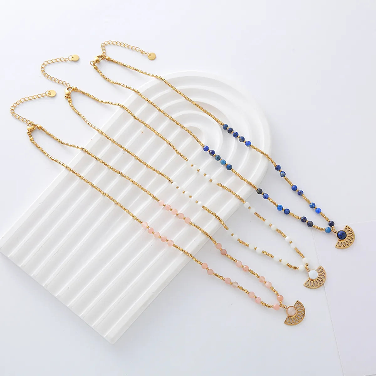 Stainless Steel Moonstone Shell 18K Gold Plated Simple Style Classic Style Color Block Beaded Plating Necklace