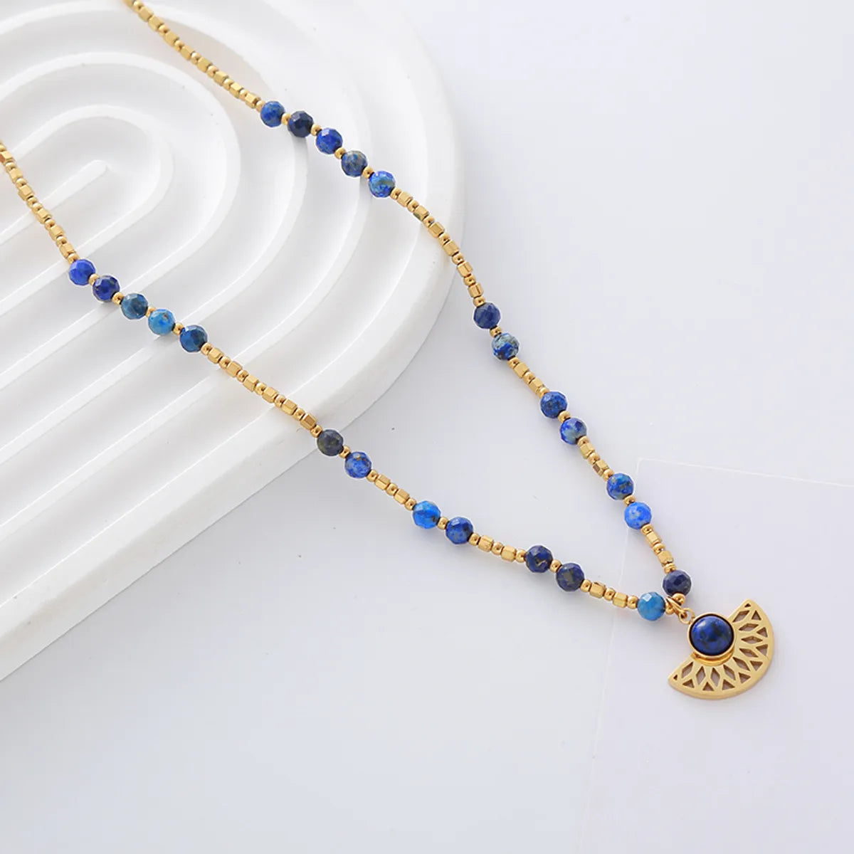 Stainless Steel Moonstone Shell 18K Gold Plated Simple Style Classic Style Color Block Beaded Plating Necklace