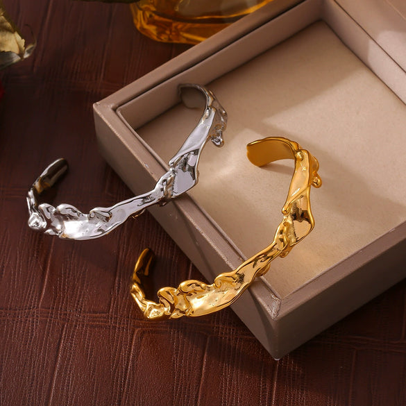 Stainless Steel Plated 18K Gold Irregular Hammer Wavy Opening Bracelet For Women Geometric Style Handicraft