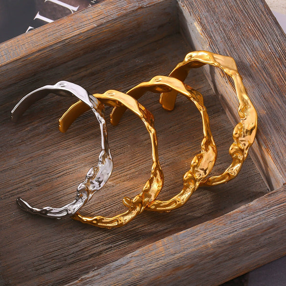 Stainless Steel Plated 18K Gold Irregular Hammer Wavy Opening Bracelet For Women Geometric Style Handicraft