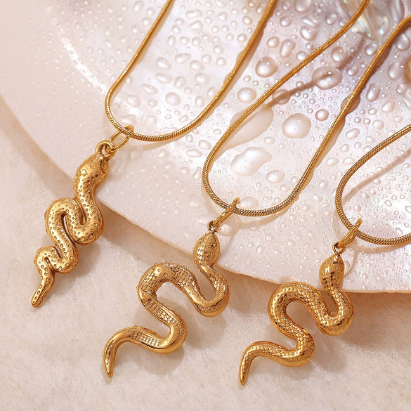 316L Stainless Steel Plated 18K Gold Round Pendant Snake Crystal Fashion Jewelry Accessories