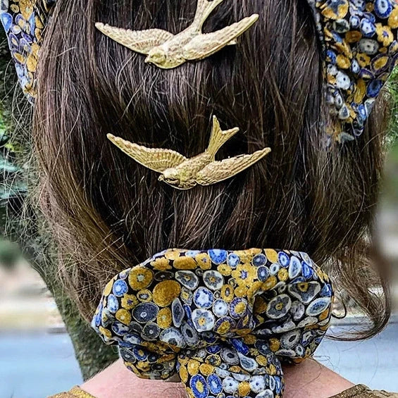 Stainless Steel Retro Bird Hairpin Hair Accessories For Women With Electroplating Design