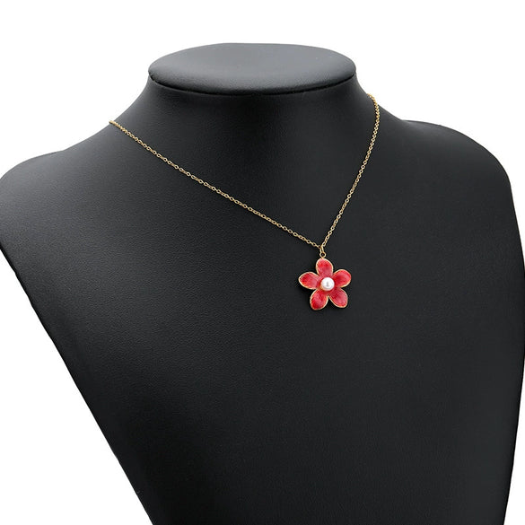 Stainless Steel Retro Flower Pendant Necklace With Electroplating
