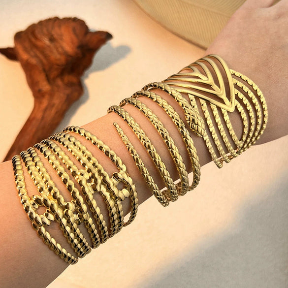 Stainless Steel Retro Geometric Opening Adjustable Bracelet With Electroplating Design
