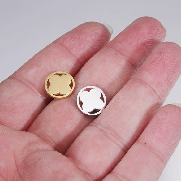 Stainless Steel Round Hollow Four Leaf Clover Jewelry Accessories Pendant Electroplated
