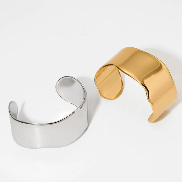 Stainless Steel Smooth Wide Bracelet Electroplated Gold In Vacuum Furnace Simple Geometric Design
