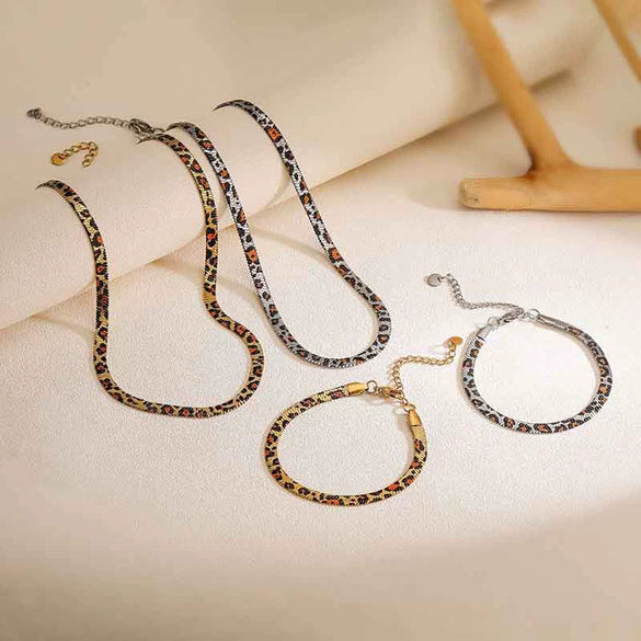 Stainless Steel Snake Bone Chain Jewelry With Snake Pattern And Electroplating For Women