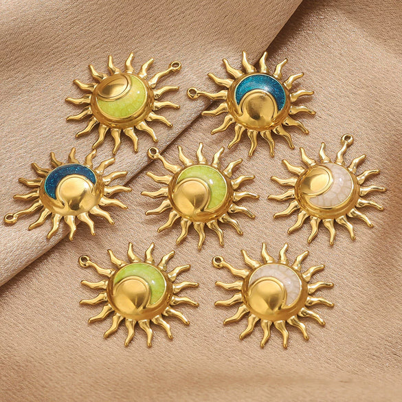 Stainless Steel Sun Pendant Jewelry Accessories With 18K Gold Electroplating