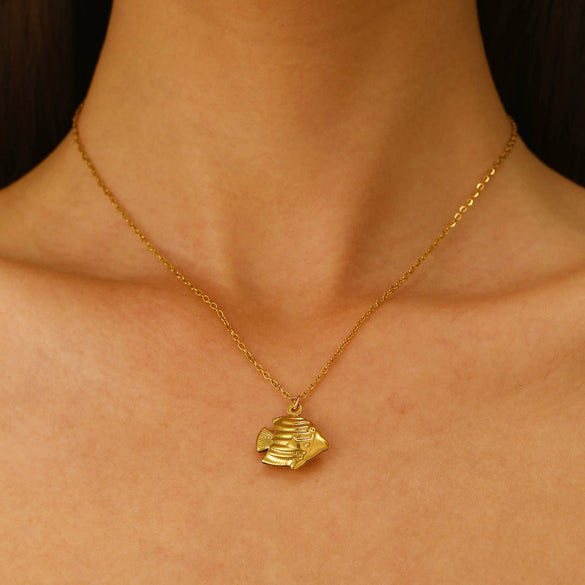 Stainless Steel Water Drop Flower Pendant Necklace For Women With Electroplating Process And Ins Style