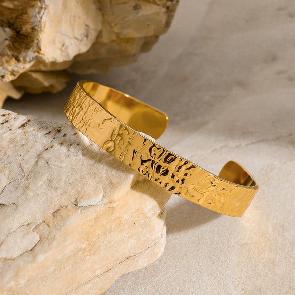 Stainless Steel Wavy Open Women's Gloss Bracelet With Geometric Style And Electroplating Design