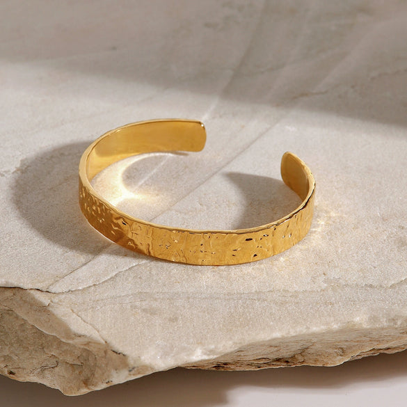 Stainless Steel Wavy Open Women's Gloss Bracelet With Geometric Style And Electroplating Design