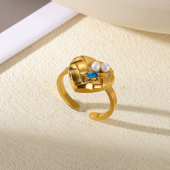 Stainless Steel Wiredrawing Fivepetal Ring With Green Zircon Electroplated Crown And Wave Pattern For Women Light Luxury Retro