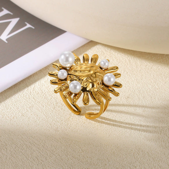 Stainless Steel Wiredrawing Fivepetal Ring With Green Zircon Electroplated Crown And Wave Pattern For Women Light Luxury Retro
