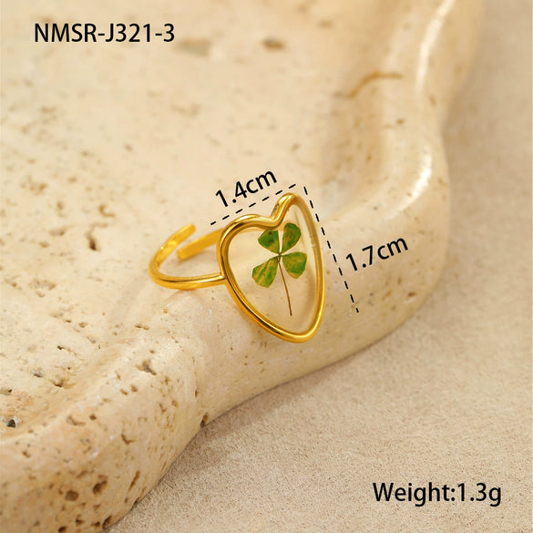 Stainless Steel Women's Ring With Flower Pattern And Electroplating Light Luxury Style
