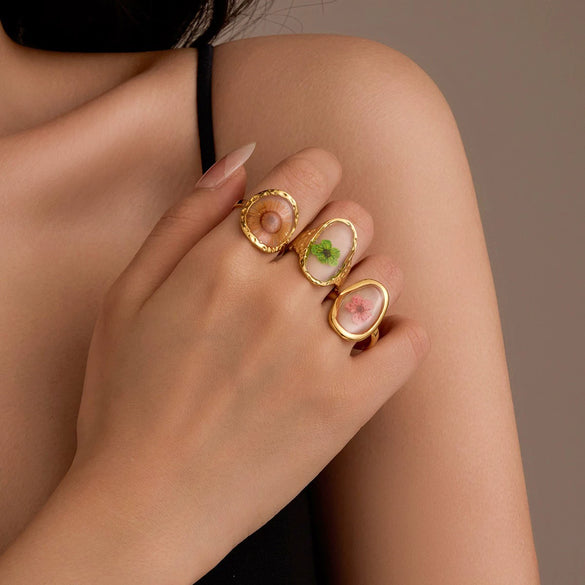 Stainless Steel Women's Ring With Flower Pattern And Electroplating Light Luxury Style