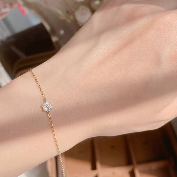925 Sterling Silver Flower Bracelet For Women With Diamond Treatment And Daisy Design