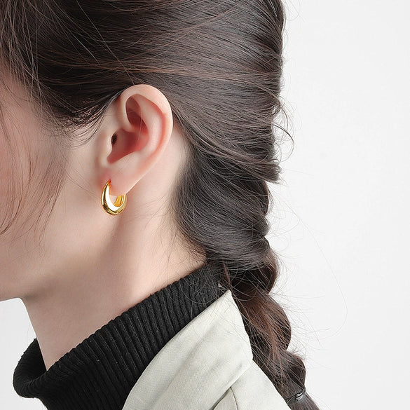 Sterling Silver Geometric Circle Earrings Elegant Minimalist Electroplated Light Luxury Stud Earrings For Women