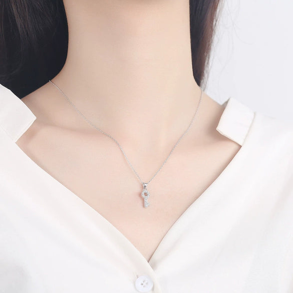 925 Sterling Silver Geometric Key Lock Pendant Necklace With Crystal And Gem Inlay Electroplated Retro Fashion Couple Jewelry