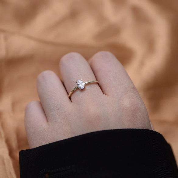 Sterling Silver Geometric Oval Diamond Ring