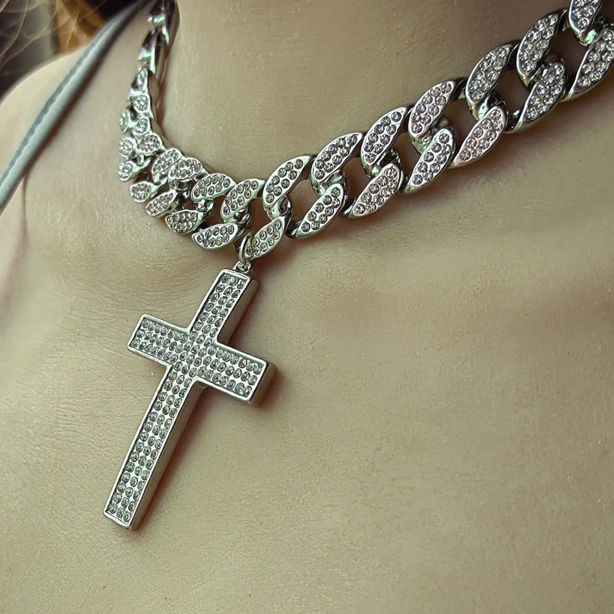 Streetwear Cross Alloy Inlay Rhinestones Women's Pendant Necklace