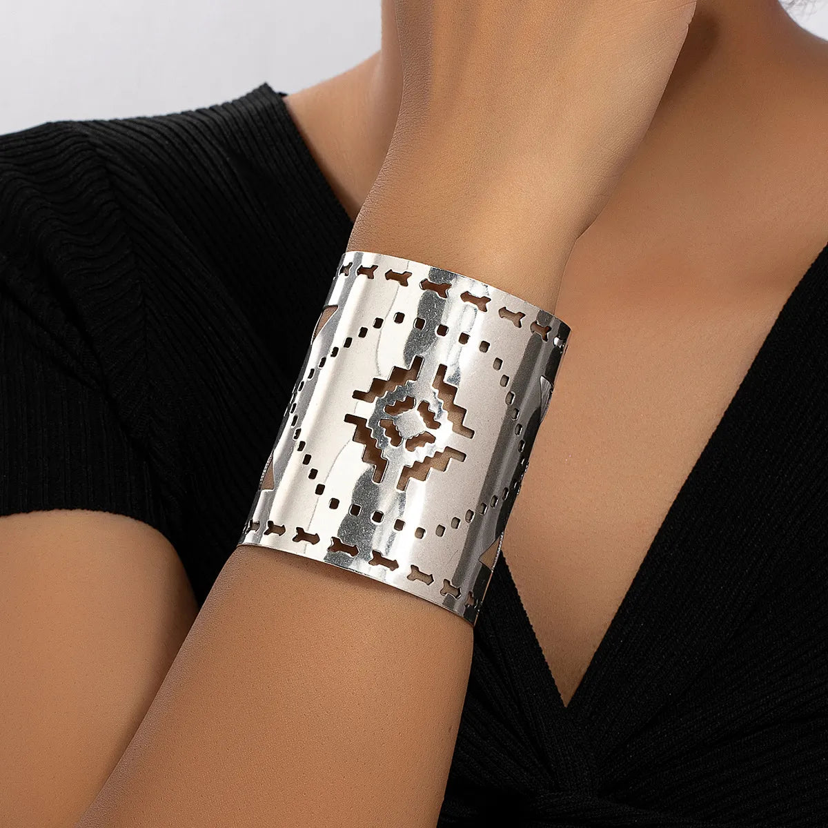 Streetwear Irregular Alloy Hollow Out Women's Cuff Bracelets