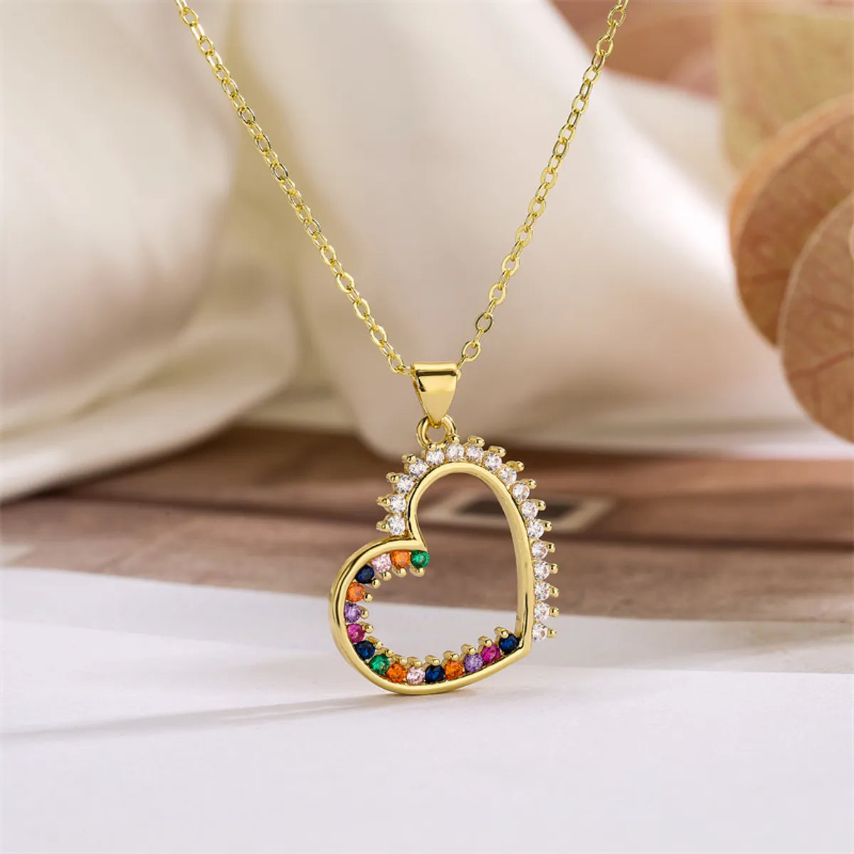 Streetwear Moon Heart Shape Copper Plating Inlay Zircon Gold Plated Pendant Necklace