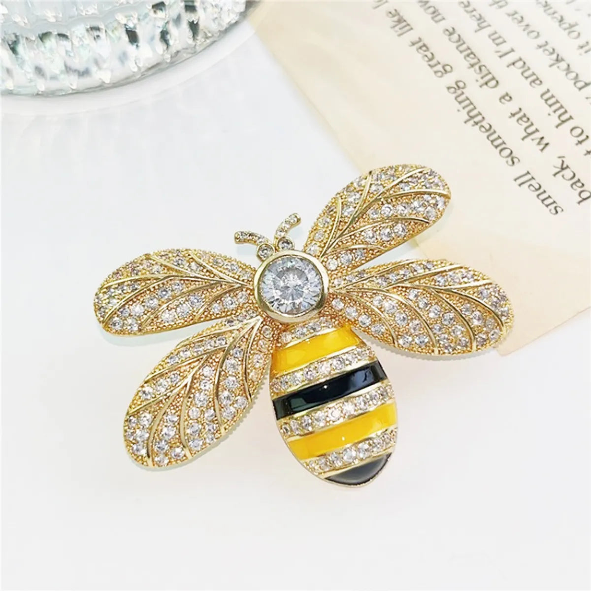 Sweet Bee Alloy Plating Inlay Rhinestones Women'S Brooches