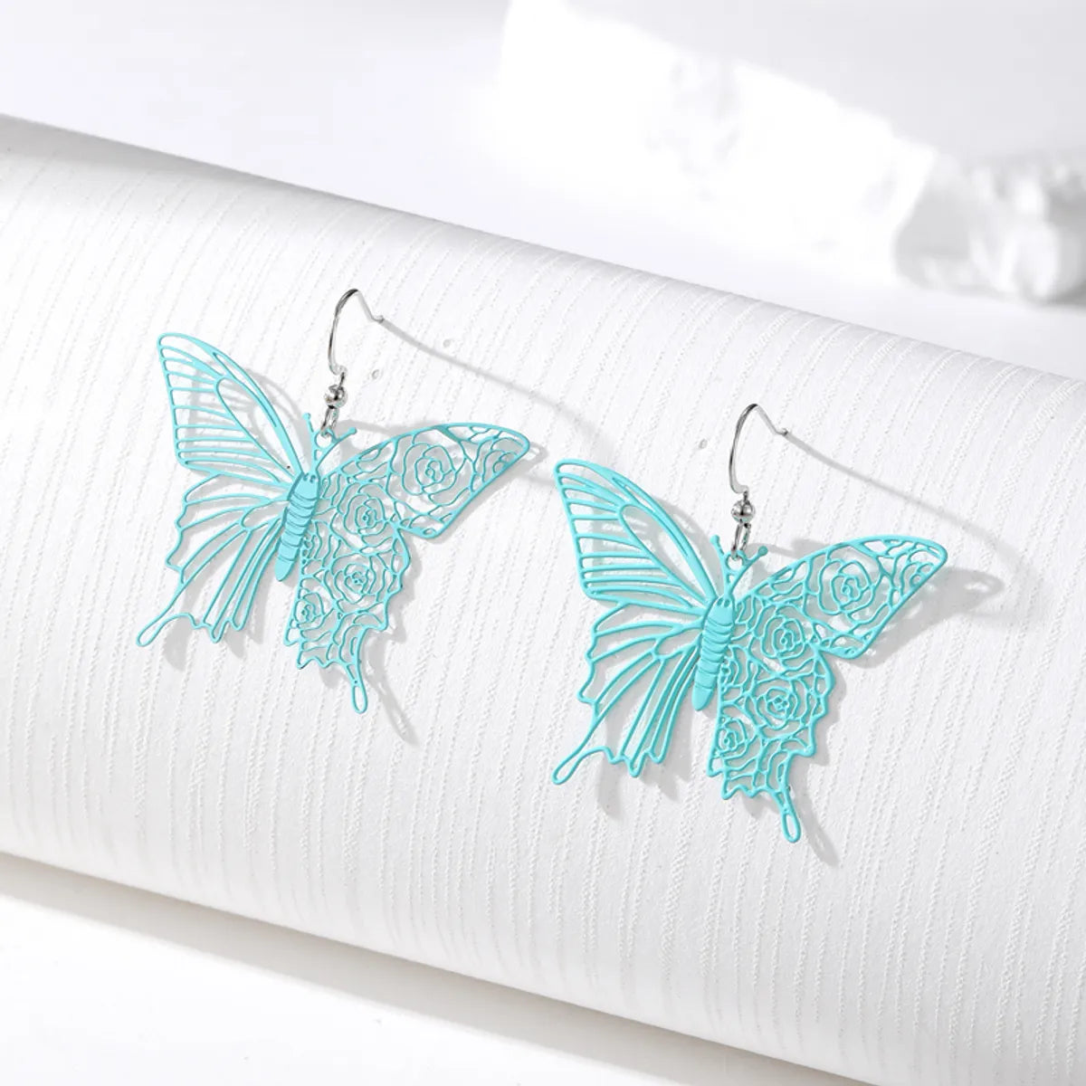 Sweet Butterfly Alloy Hollow Out Women'S Drop Earrings