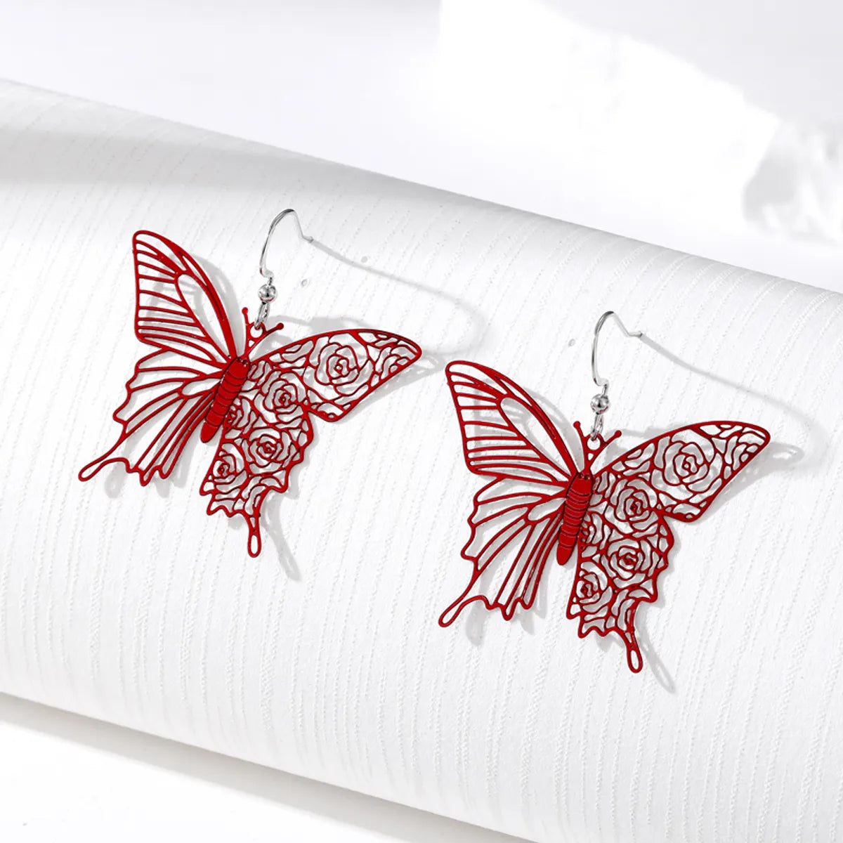 Sweet Butterfly Alloy Hollow Out Women'S Drop Earrings