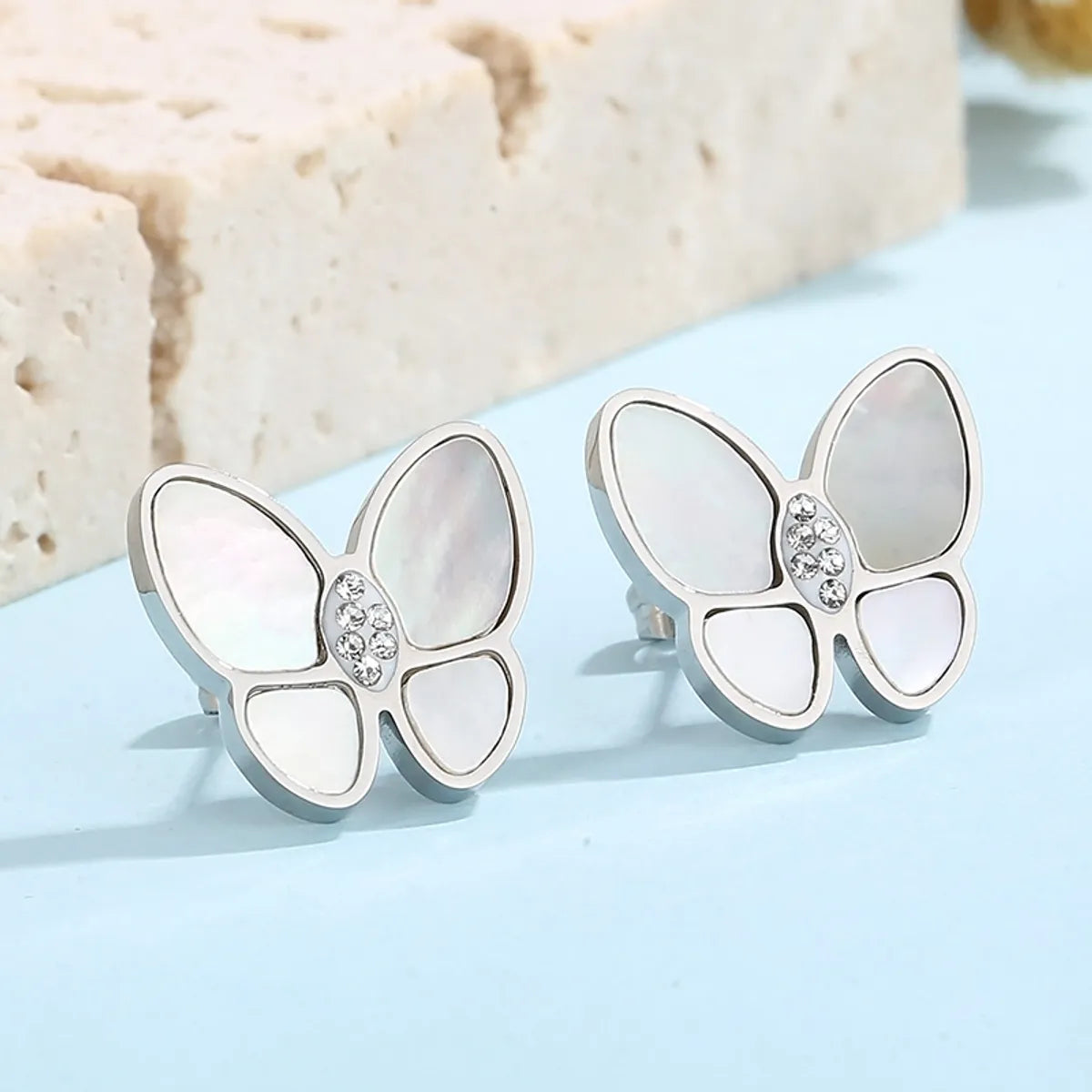 Sweet Butterfly Stainless Steel Inlay Rhinestones Shell Ear Studs 1 Pair