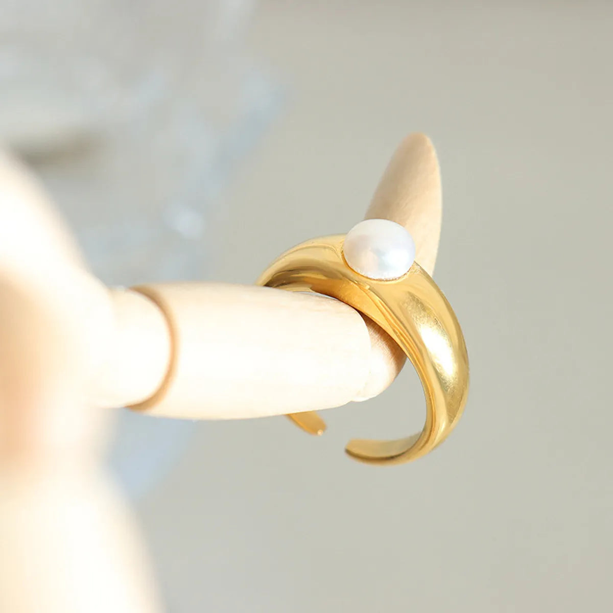 Sweet C Shape Titanium Steel Plating Inlay Pearl Open Ring