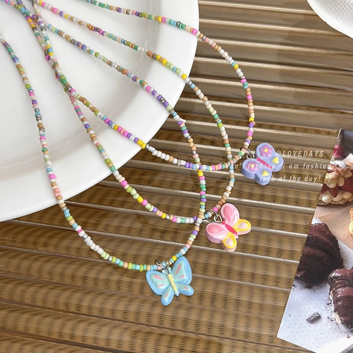 Sweet Cool Style Butterfly Beaded Arylic Women's Pendant Necklace